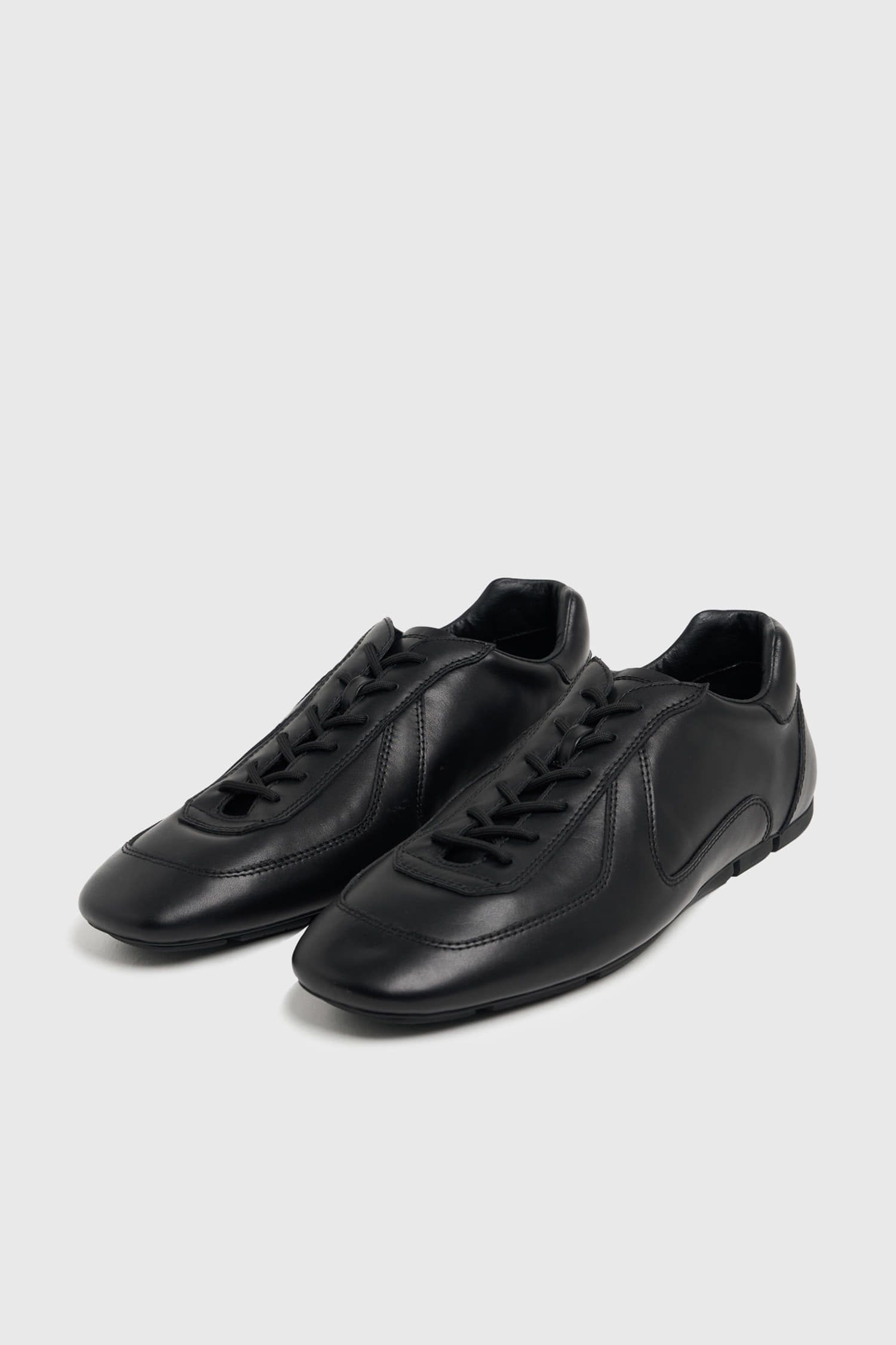 UNIFORM Driving Sneakers Black